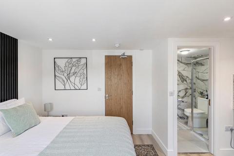 1 bedroom in a house share to rent, Edgware HA8