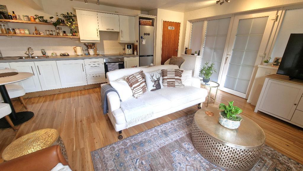 Sitting Room / Kitchen