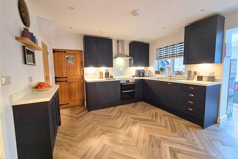 3 bedroom semi-detached house for sale, Buckfield Road, Leominster, HR6 8SD