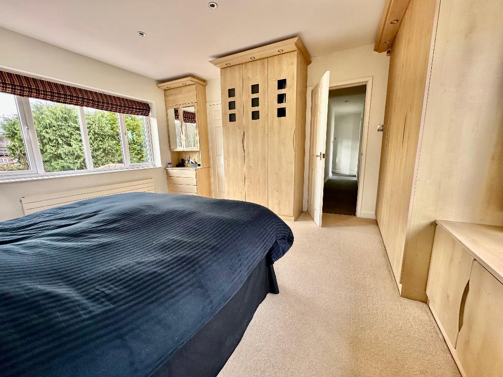 Principal bedroom