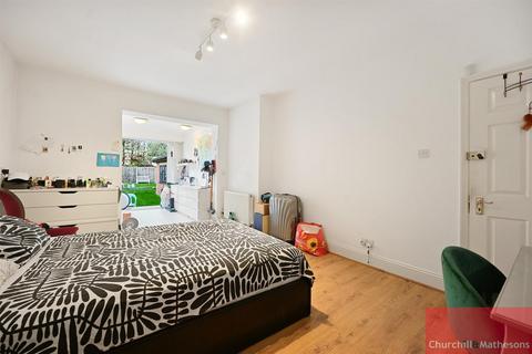 undefined, Bowes Road, London, W3 7
