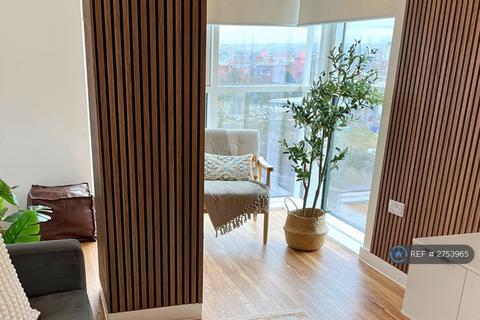 3 bedroom flat to rent, Pomona Strand, Manchester, M16