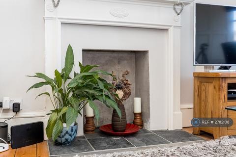 3 bedroom flat to rent, Perth Street, Edinburgh, EH3