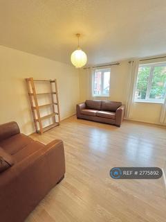 1 bedroom in a flat share to rent, Stretford Road, Manchester, M15