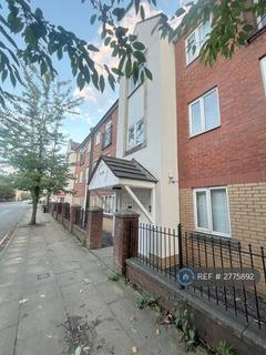 1 bedroom in a flat share to rent, Stretford Road, Manchester, M15
