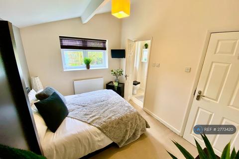 1 bedroom in a house share to rent, White Castle, Toothill, Swindon, SN5