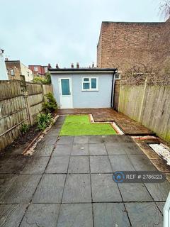 4 bedroom semi-detached house to rent, Whitestile Road, Brentford, TW8