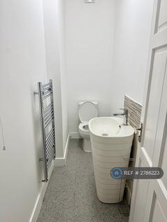 4 bedroom semi-detached house to rent, Whitestile Road, Brentford, TW8