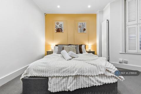 2 bedroom flat to rent, Bramber Road, London, W14
