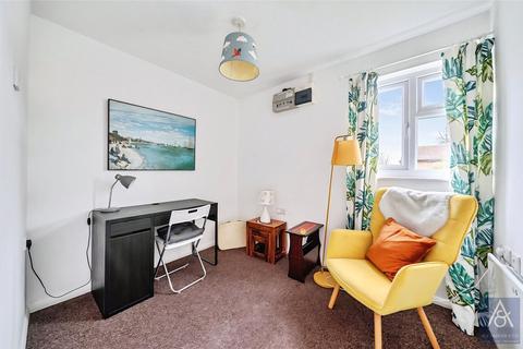 2 bedroom bungalow for sale, Springfields Close, Buckingham MK18