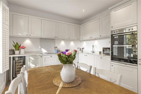 3 bedroom flat for sale, Wandsworth Bridge Road, Fulham, London, SW6