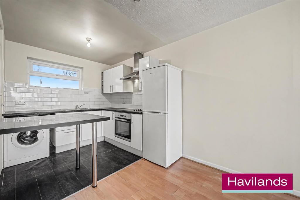 6 Hansart Way EN2 8 NB-5.jpg