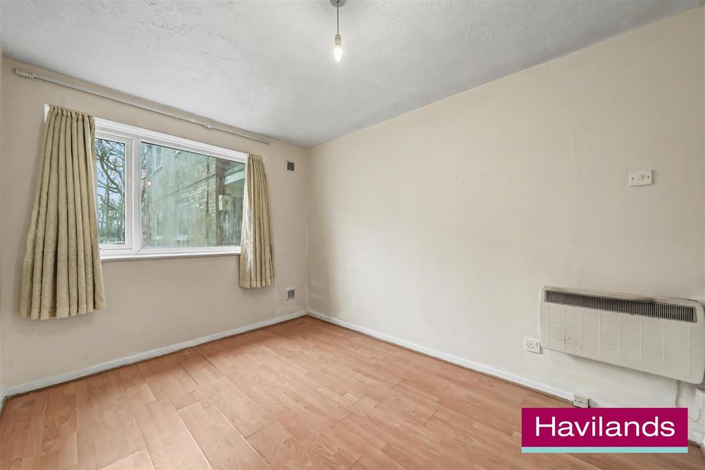 6 Hansart Way EN2 8 NB-7.jpg