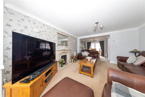 4 bedroom detached house for sale, Rochford Drive, Bedfordshire LU2