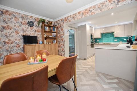 3 bedroom bungalow for sale, Lingwell Gate Crescent, Wakefield, West Yorkshire