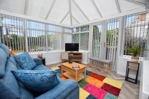 3 bedroom bungalow for sale, Lingwell Gate Crescent, Wakefield, West Yorkshire