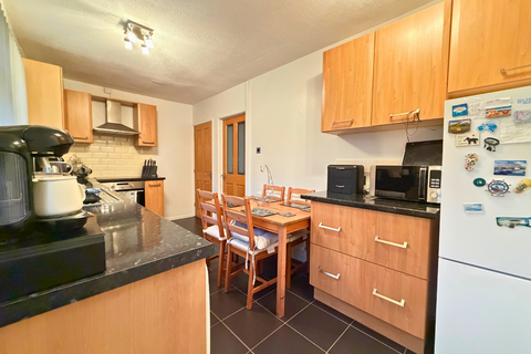 2 bedroom terraced house for sale, Helston Walk, Leeds