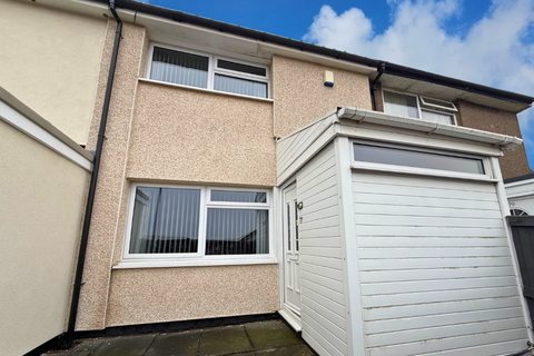 2 bedroom terraced house for sale, Helston Walk, Leeds