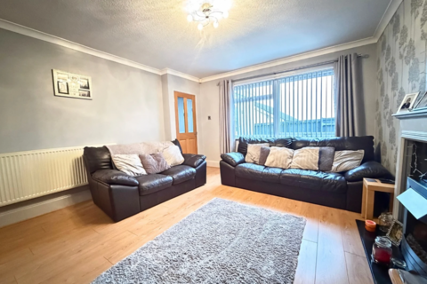 2 bedroom terraced house for sale, Helston Walk, Leeds
