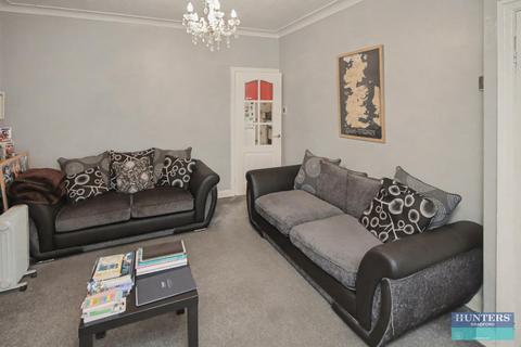 2 bedroom semi-detached house for sale, Anlaby Street, Laisterdyke, Bradford, West Yorkshire, BD4 8PS