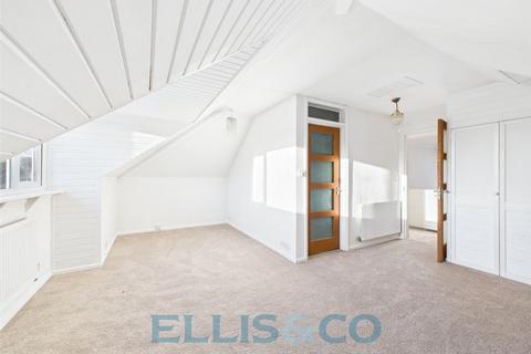 undefined, Cornwallis Avenue, Tonbridge, TN10