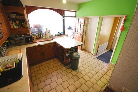 4 bedroom semi-detached house to rent, KATHLEEN AVENUE