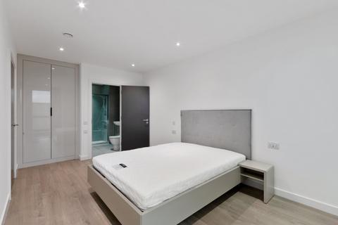 3 bedroom flat to rent, Parkes Street, London E20