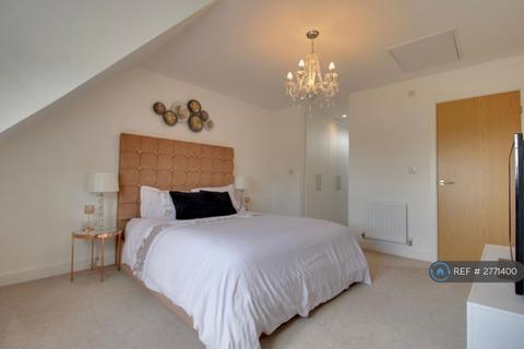 4 bedroom terraced house to rent, Greene Street, Swindon, SN25