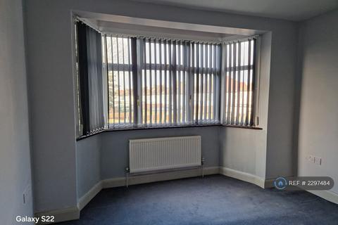 4 bedroom semi-detached house to rent, Abbotts Drive, Wembley, HA0
