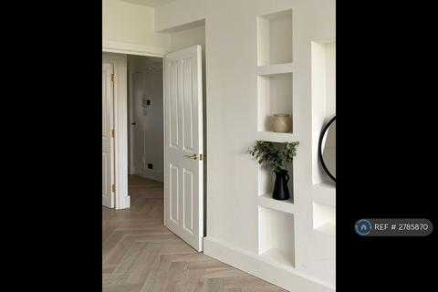 2 bedroom flat to rent, Emberton Court, London, EC1V