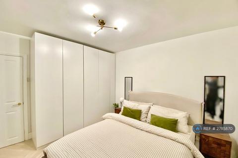 2 bedroom flat to rent, Emberton Court, London, EC1V