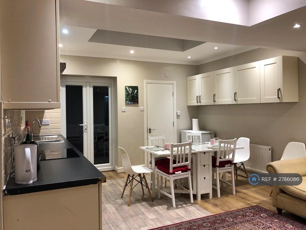 Kitchen/Lounge