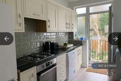 1 bedroom in a flat share to rent, Bramshill Gardens, London, NW5