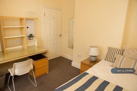 3 bedroom end of terrace house to rent, The Retreat, Sunderland, SR2