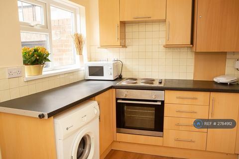 3 bedroom end of terrace house to rent, The Retreat, Sunderland, SR2