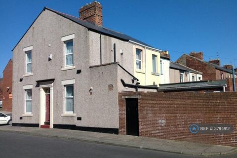 3 bedroom end of terrace house to rent, The Retreat, Sunderland, SR2