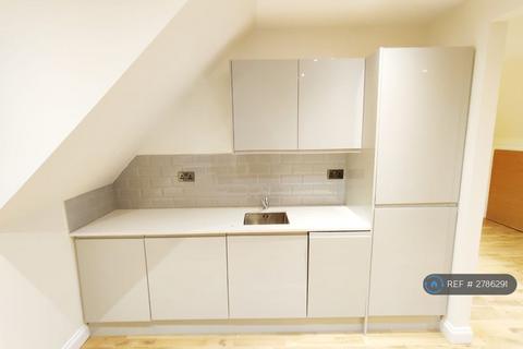2 bedroom flat to rent, Norbury Court Road, London, SW16