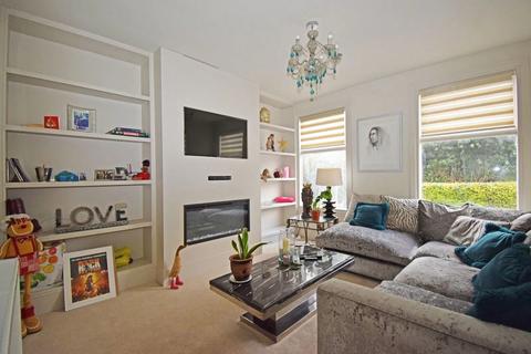 2 bedroom end of terrace house for sale, 19 Station Street, Droitwich, Worcestershire. WR9 8JD