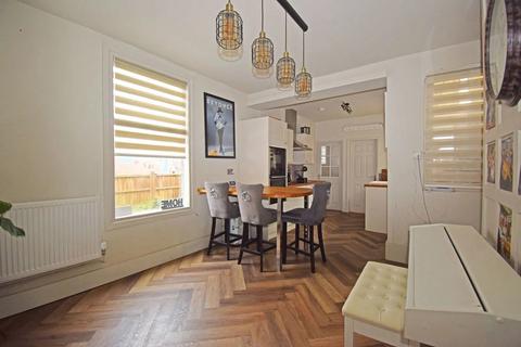2 bedroom end of terrace house for sale, 19 Station Street, Droitwich, Worcestershire. WR9 8JD