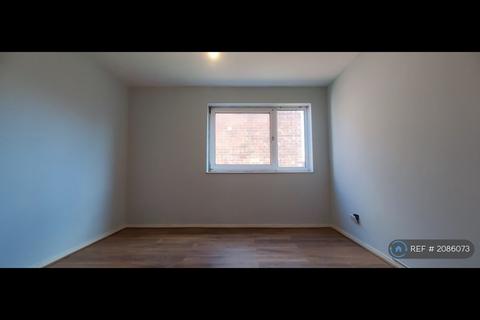 2 bedroom flat to rent, Barking, Essex, IG11