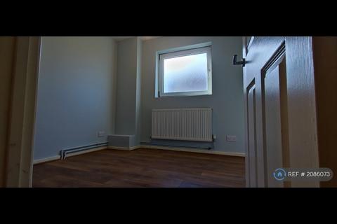 2 bedroom flat to rent, Barking, Essex, IG11