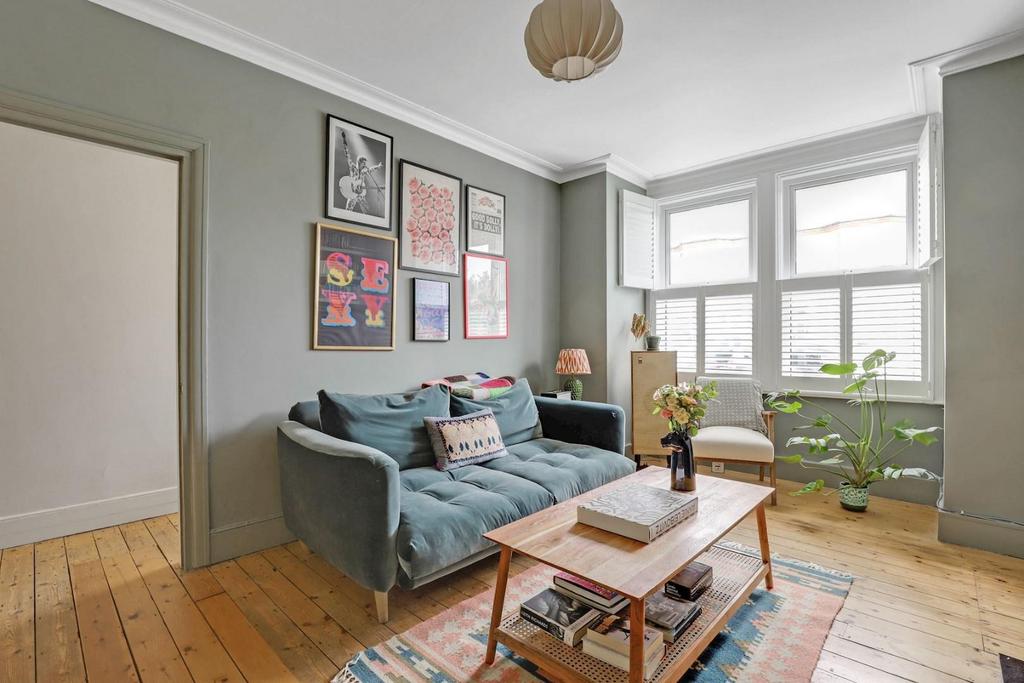13-fb1b JHProp World - 96 Queenswood Road - 8-medium