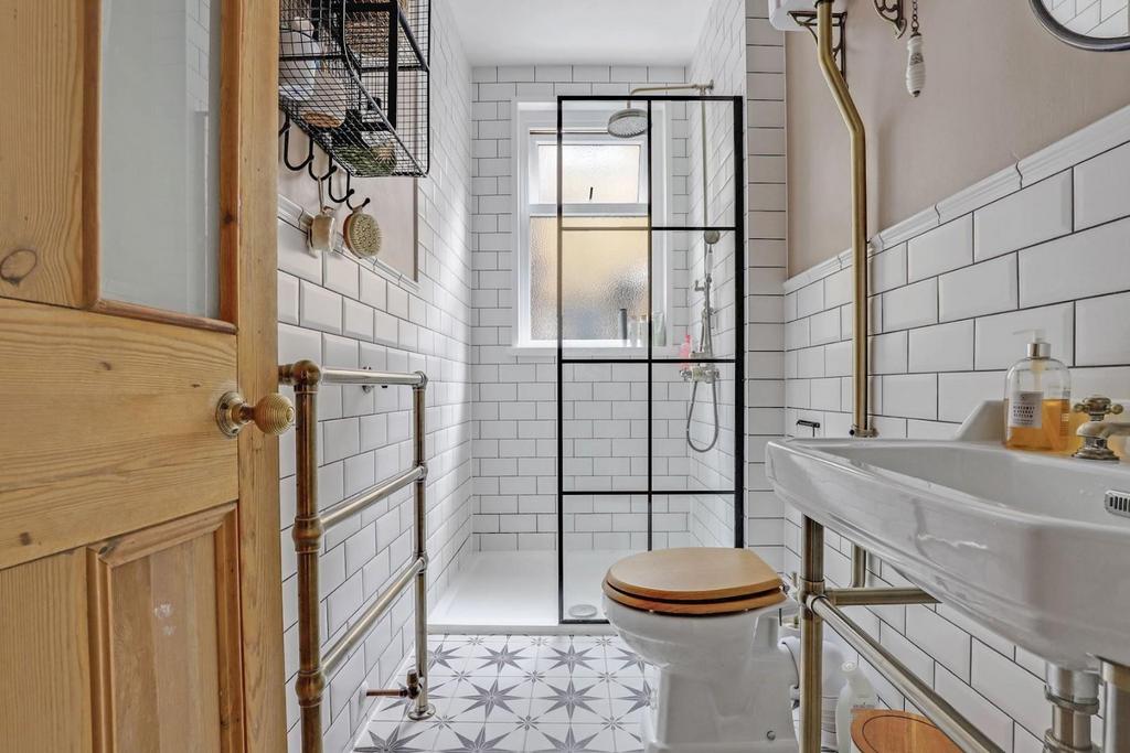 04-32c6 JHProp World - 96 Queenswood Road - 25-mediu
