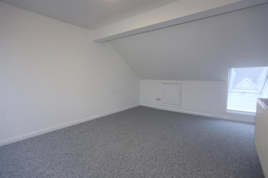 162 st leonards avenue (12).jpg