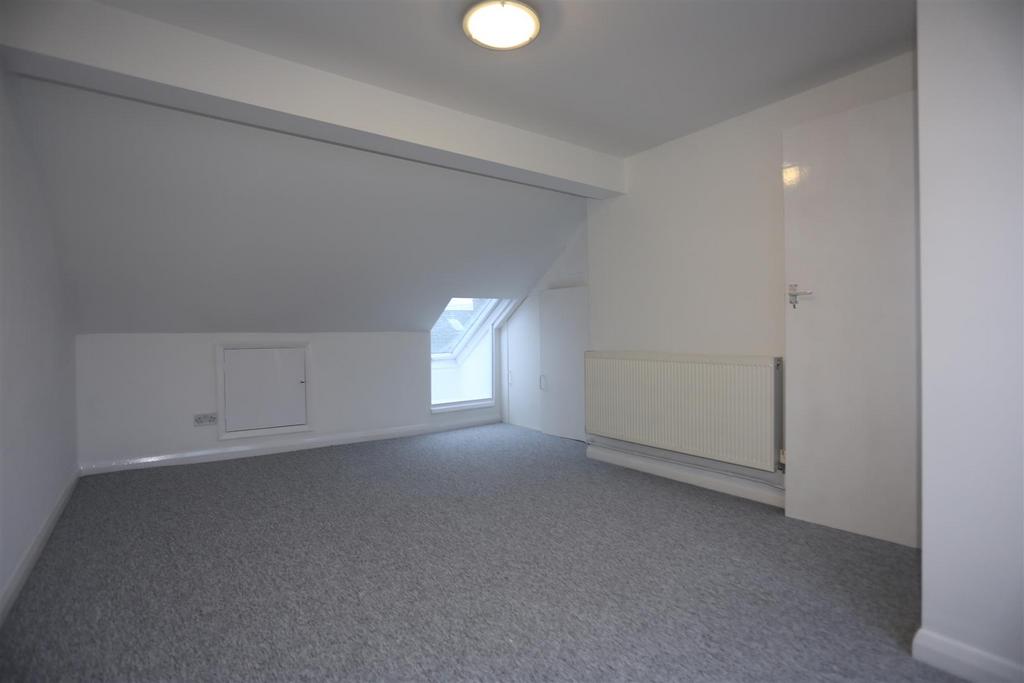 162 st leonards avenue (13).jpg