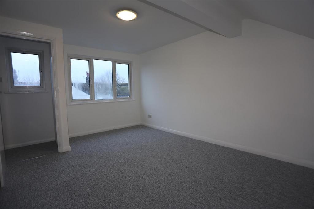 162 st leonards avenue (14).jpg