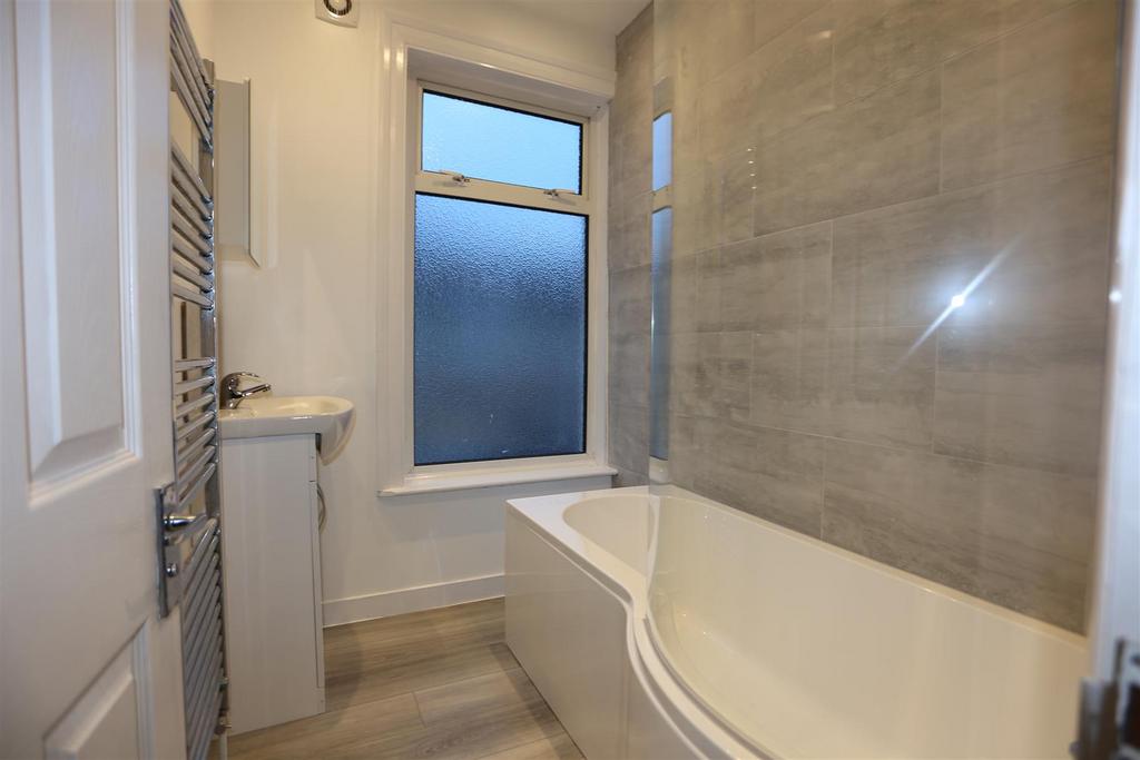 162 st leonards avenue (10).jpg