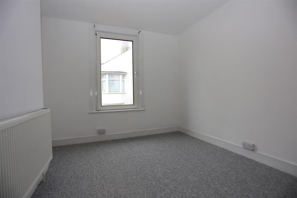 162 st leonards avenue (2).jpg