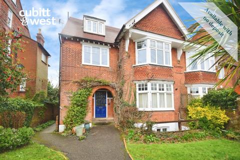 1 bedroom apartment to rent, Smoke Lane Reigate RH2