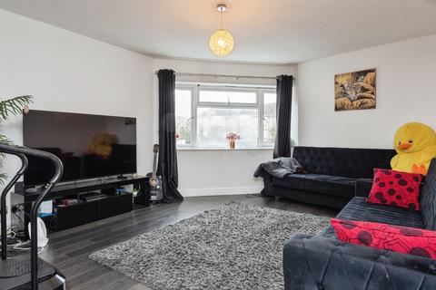 Lower Road, Loughton, IG10